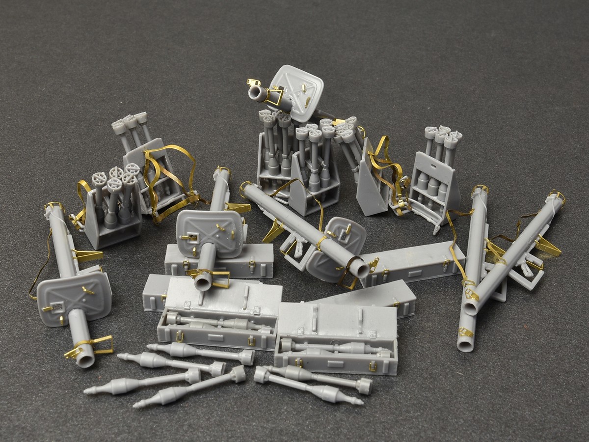 ak-interactive-1-35-panzerschreck-rpzb-54-ofenrohr-rpzb-43-set image 2