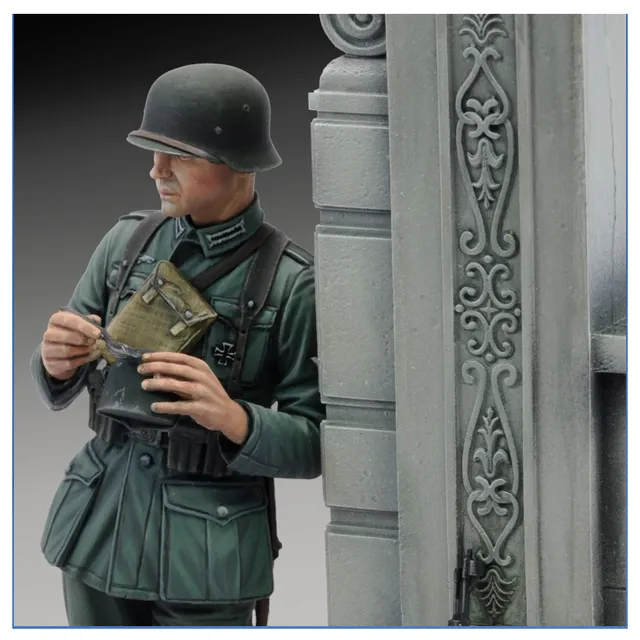 ak-interactive-german-soldier-eating-wwii-75-mm image 1