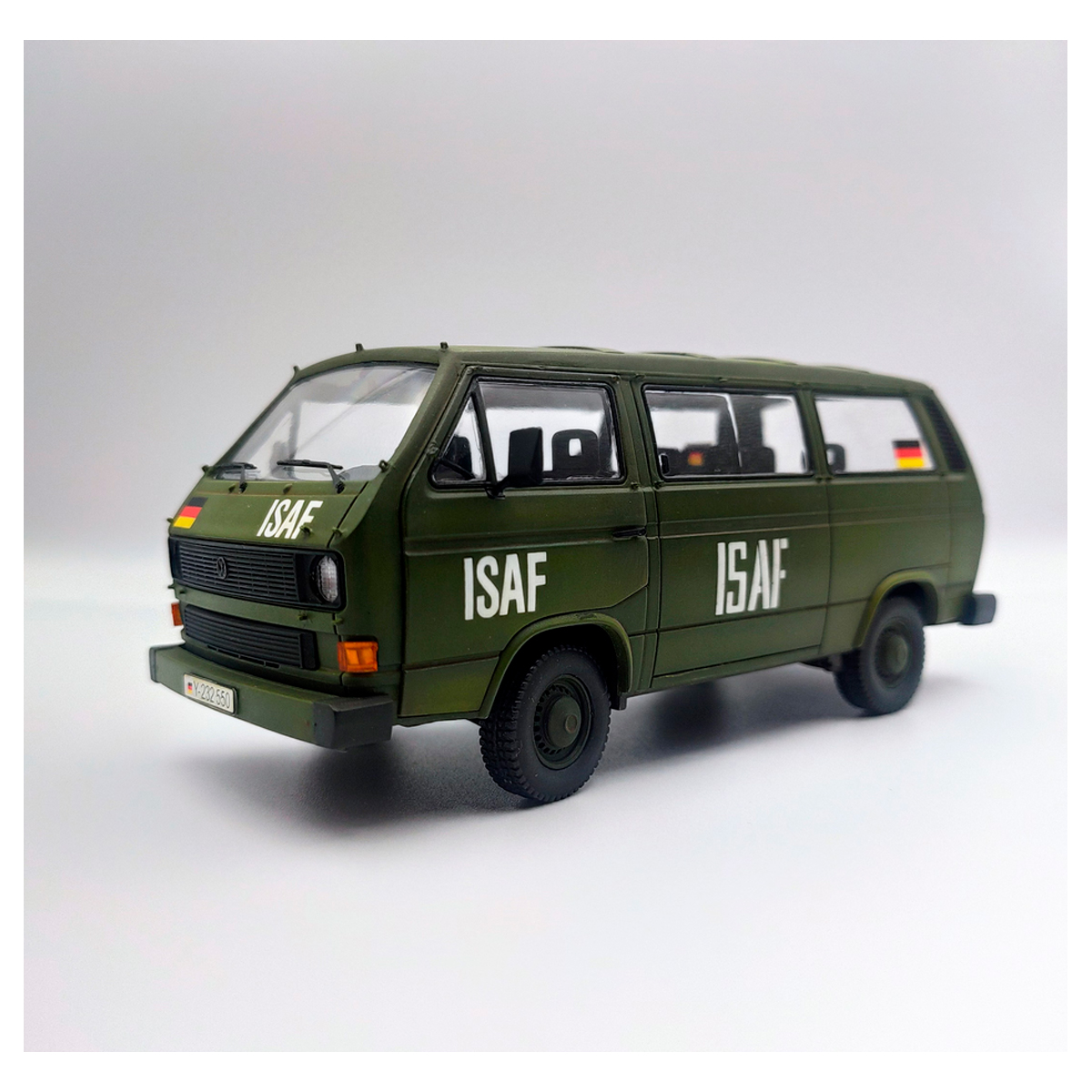 ak-interactive-1-35-vw-t3-transporter-bus image 3