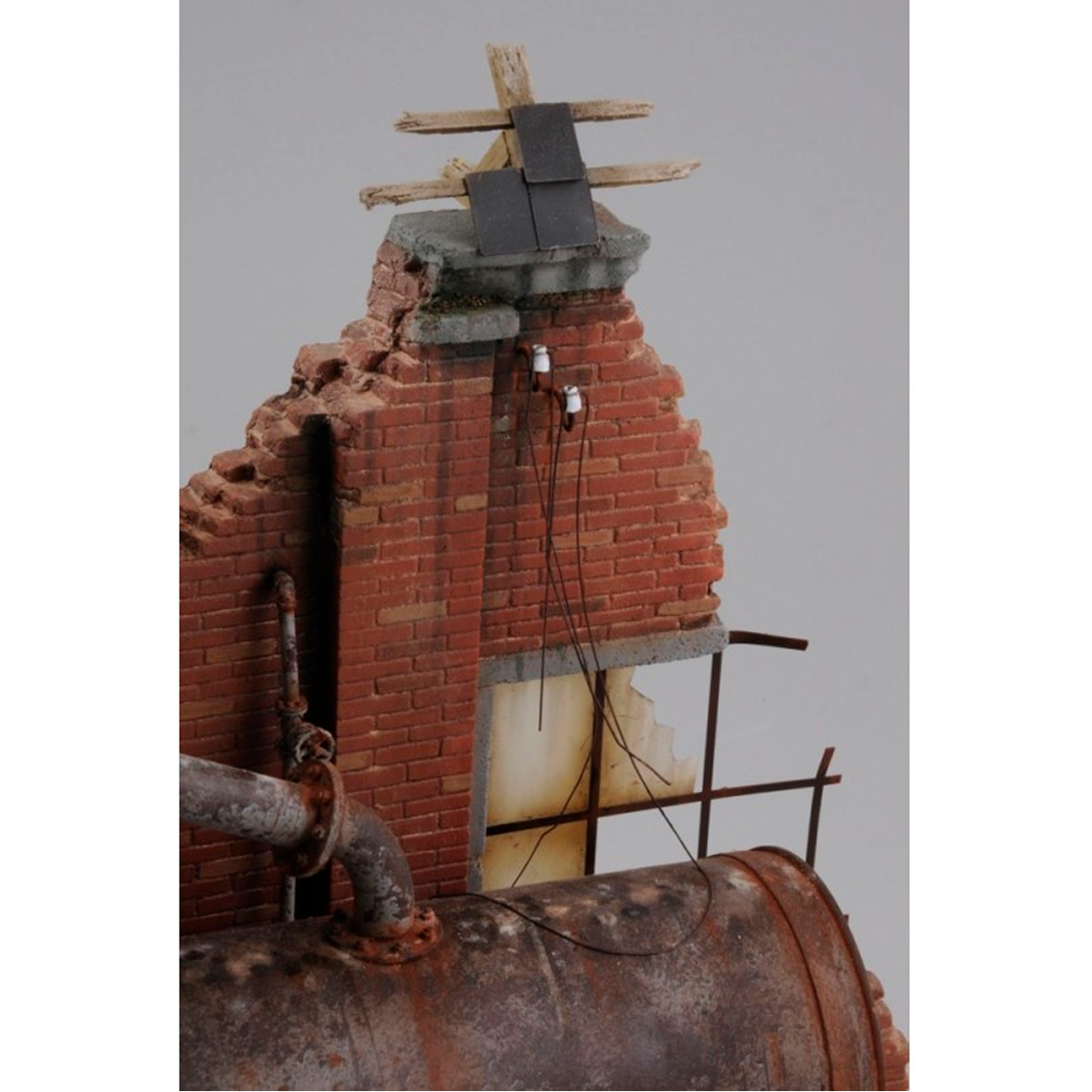 ak-interactive-factory-ruin-with-steam-boiler-1-35 image 8