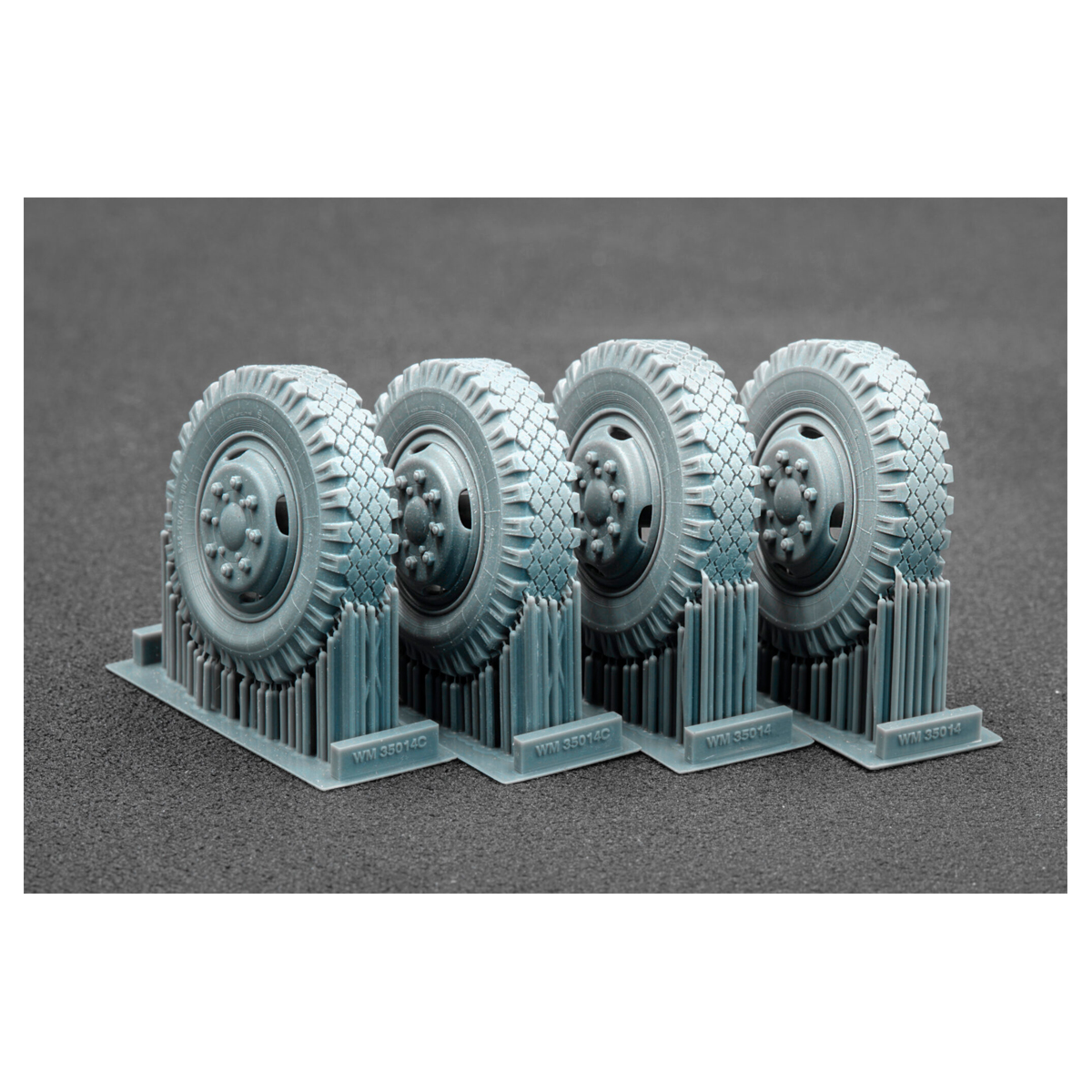 ak-interactive-d-30-ordinary-and-sagged-wheel-set-ruote-1-35 image 2