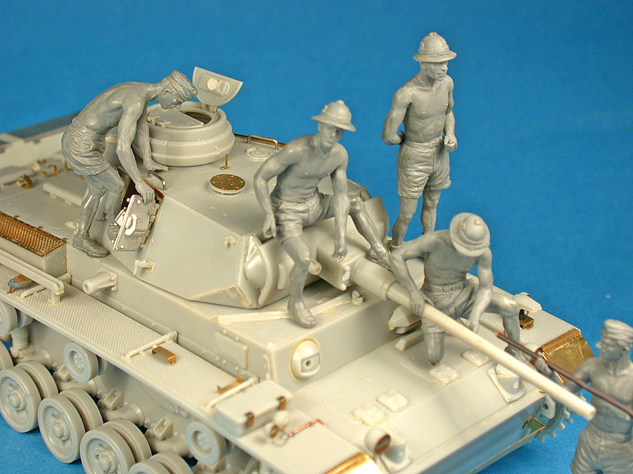 ak-interactive-1-35-german-tank-crew-afrika-korps-special-edition-figure-modelli image 5