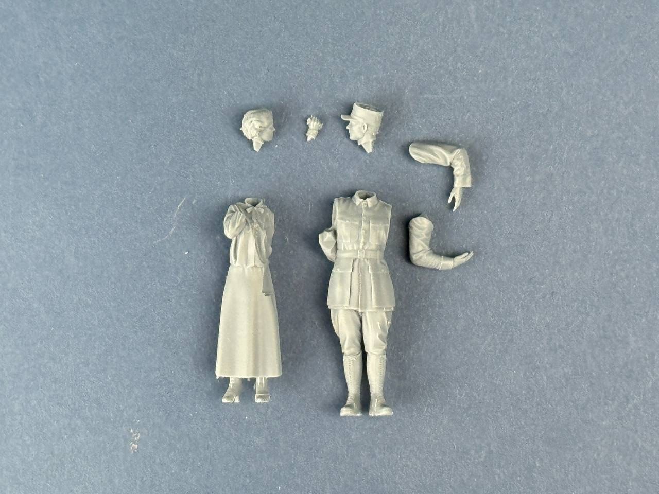 ak-interactive-french-officer-farewell-1-32-2 image 3