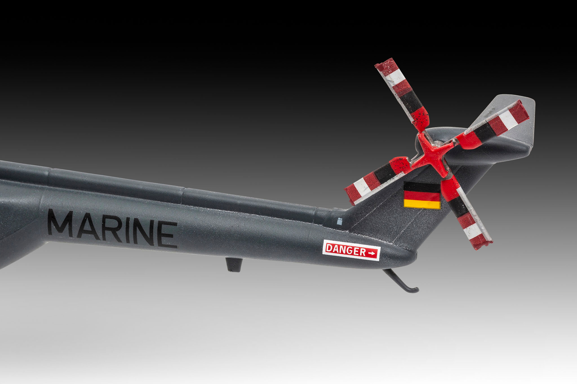 ak-interactive-westland-lynx-1-72-kit-modello-elicottero-westland-lynx-in-scala- image 5